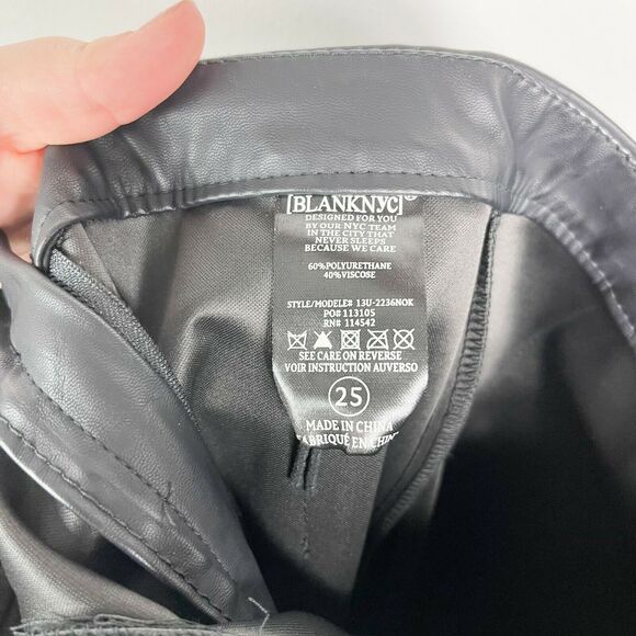 BlankNYC NWOT Women's The Bond Faux Leather Mid-Rise Vegan Pants Size 25 - Picture 5 of 6